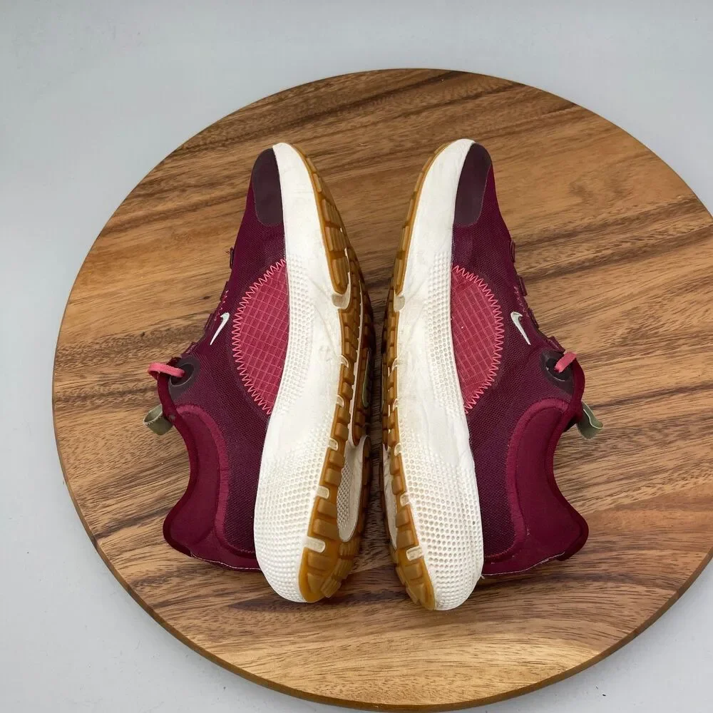 Nike React Escape Run Shoes Womens Size 7 Red Running Comfort Walking Sneakers